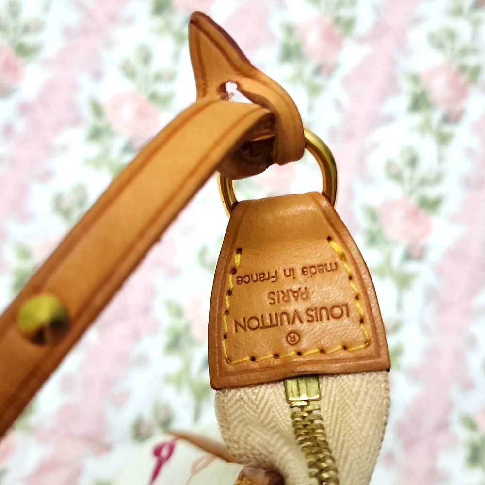 💎 Louis Vuitton White Takashi Murakami Multicolor Iconic Monogram Pochette Bag - Picture 5 of 17